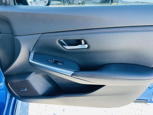 Used 2024 Nissan Sentra SR w/ SR Premium Package image 32