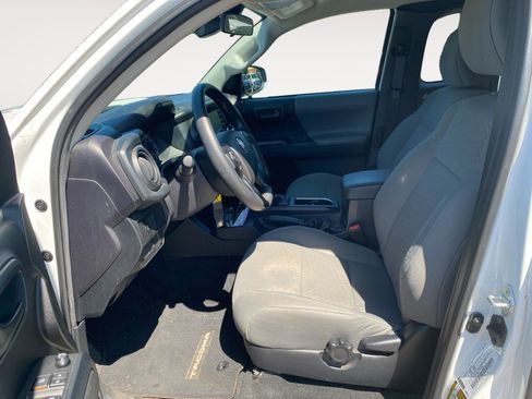 Used 2022 Toyota Tacoma SR w/ SR Convenience Package RWD image 17