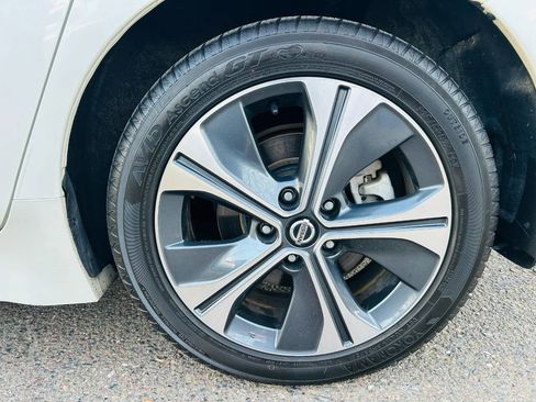 Used 2019 Nissan Leaf SL w/ SL Technology Package image 13