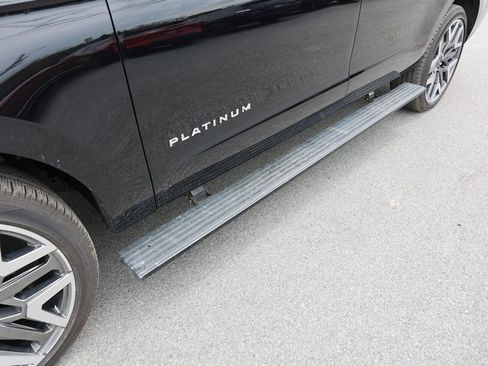 Certified 2025 Ford Expedition Max Platinum w/ Platinum Ultimate Package AWD/4WD image 9