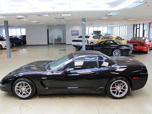 Used 2003 Chevrolet Corvette Z06 w/ Memory Package, 3 Drivers RWD image 19