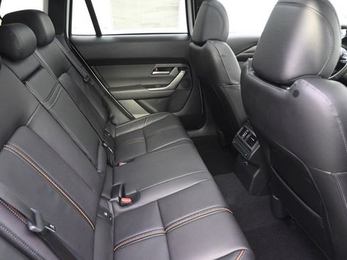 Used 2025 MAZDA CX-50 AWD 2.5 Turbo w/ Premium Pkg image 18