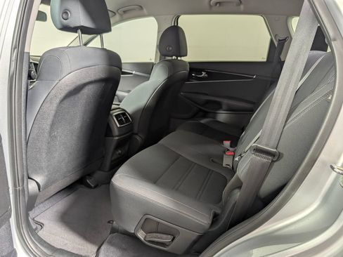 Used 2019 Kia Sorento L FWD image 13