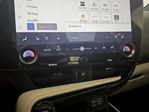 Used 2024 Lexus NX 350h AWD image 17
