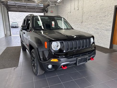 Used 2023 Jeep Renegade Trailhawk AWD/4WD image 2