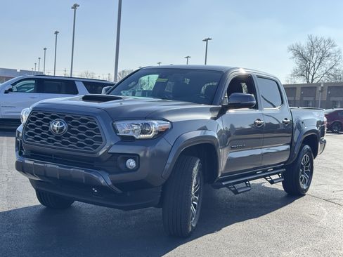 Used 2021 Toyota Tacoma TRD Sport image 15