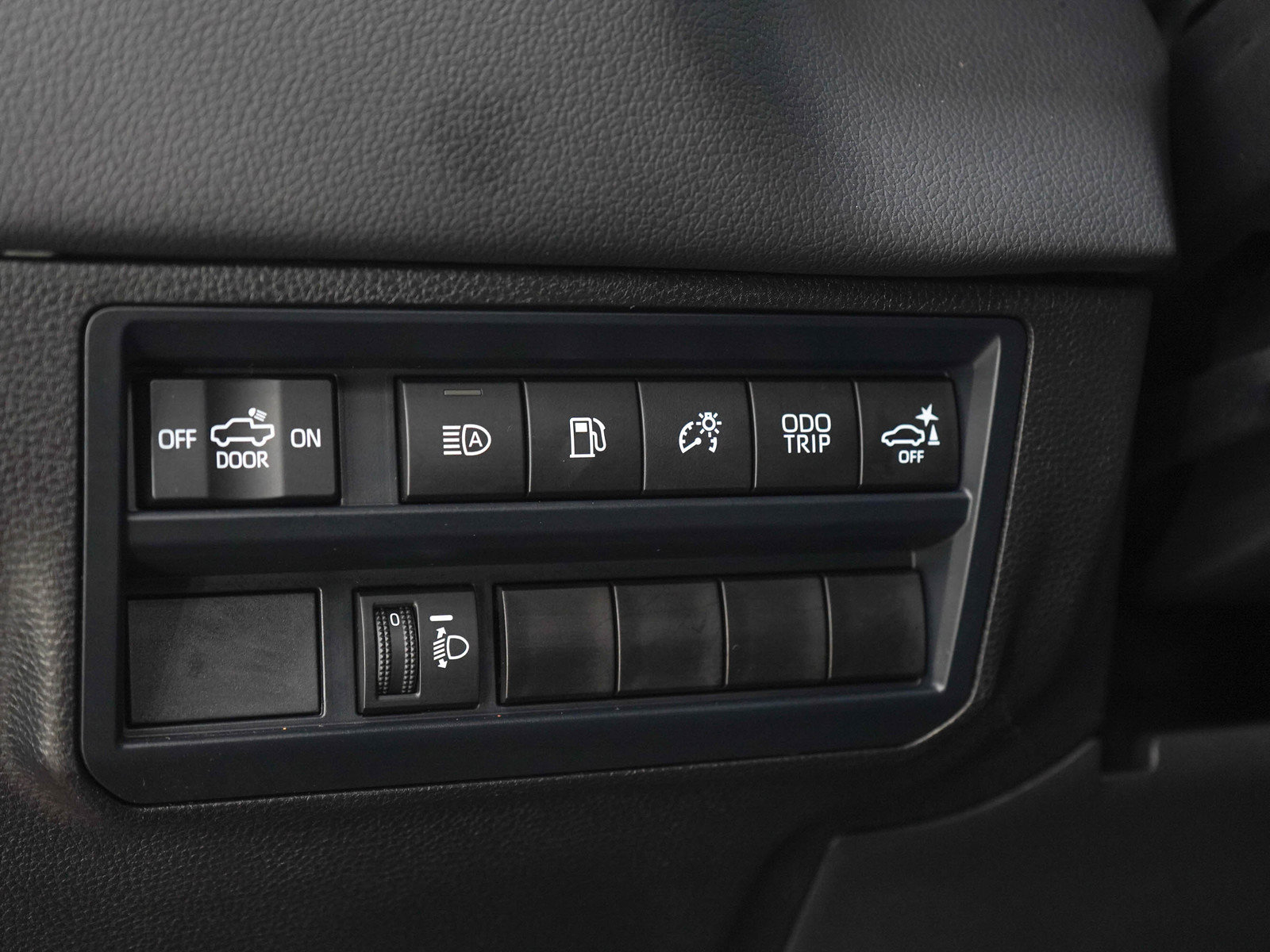 Used 2025 Toyota Tundra Limited AWD/4WD image 26