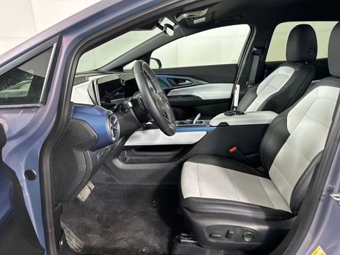 Used 2024 Chevrolet Equinox EV LT image 11