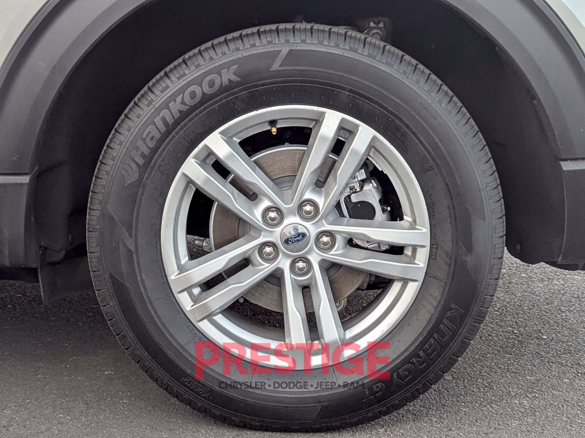 Used 2020 Ford Explorer XLT w/ Equipment Group 202A AWD/4WD image 12