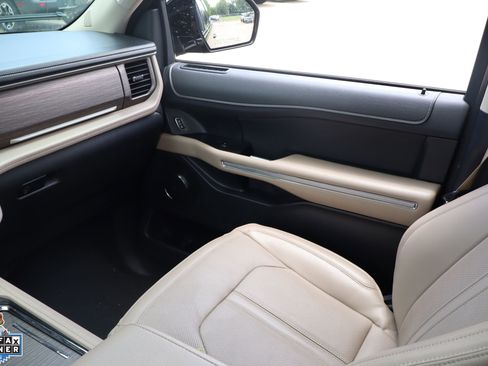 Used 2024 Ford Expedition Max Limited AWD/4WD image 24