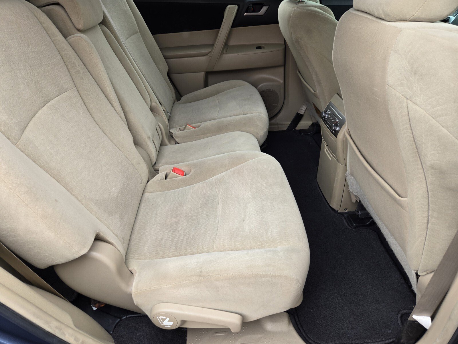 Used 2013 Toyota Highlander Plus FWD image 12