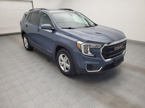 Used 2024 GMC Terrain SLE w/ Driver Convenience Package FWD image 13