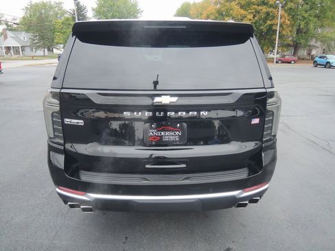 Used 2025 Chevrolet Suburban High Country image 10