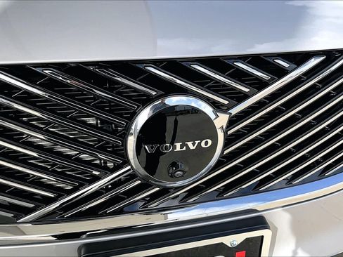 Used 2025 Volvo XC90 B5 Plus AWD/4WD image 10