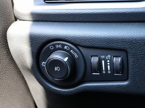 New 2026 Chrysler Pacifica Select image 39