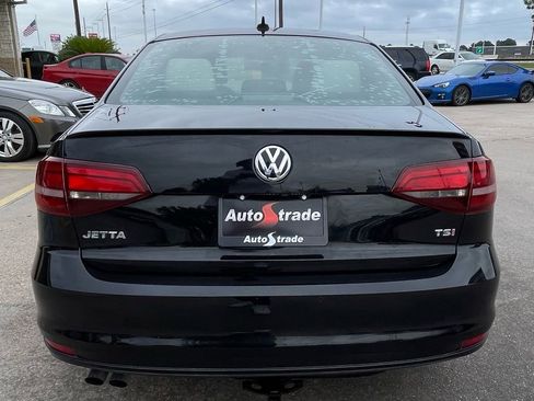 Used 2016 Volkswagen Jetta Sport FWD image 9