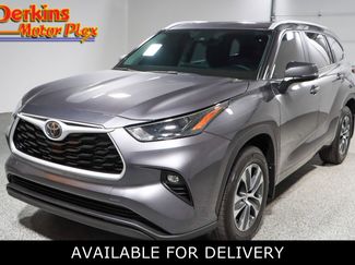 Used 2024 Toyota Highlander XLE video 1