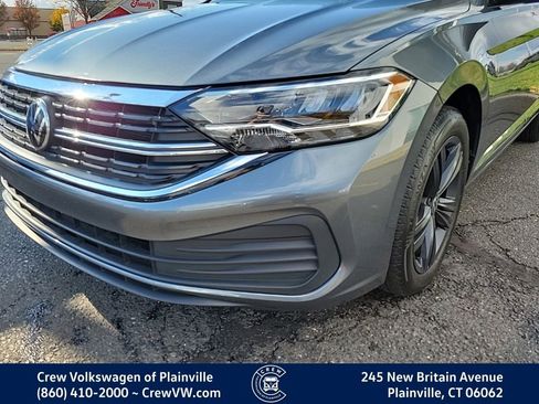 Certified 2022 Volkswagen Jetta SE image 26