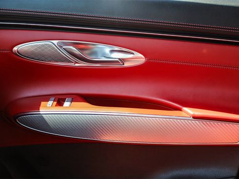 Used 2023 Genesis GV70 2.5T w/ Sport Prestige Package image 20