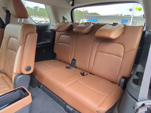 New 2026 Nissan Pathfinder Platinum image 17