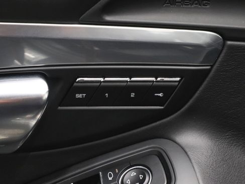 Used 2019 Porsche 911 Carrera image 13