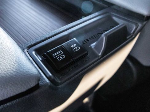 Certified 2024 Toyota Sienna XLE image 24