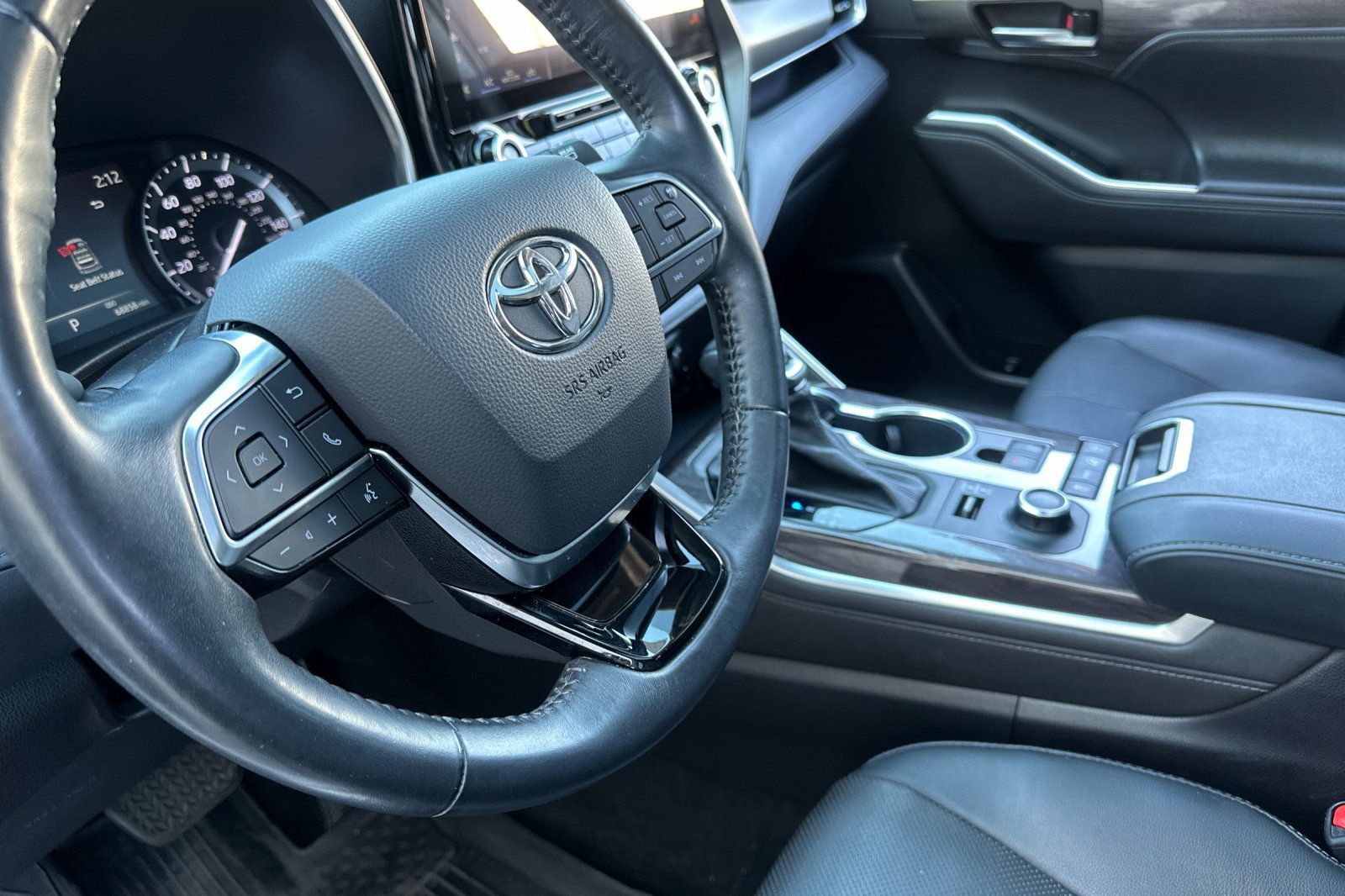 Certified 2021 Toyota Highlander Limited AWD/4WD image 9