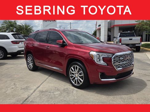 Used 2024 GMC Terrain Denali w/ Denali Premium Package AWD/4WD image 1