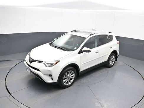 Certified 2018 Toyota RAV4 Limited image 34