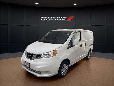Used 2020 Nissan NV200 SV image 2
