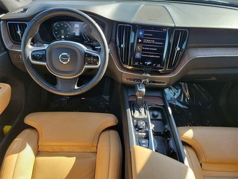 Used 2021 Volvo XC60 T5 Inscription w/ Protection Package Premier image 18
