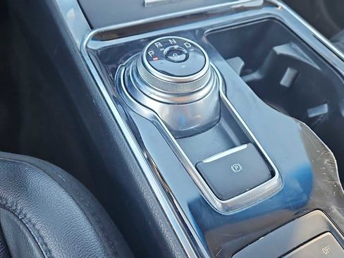 Used 2020 Ford Edge Titanium image 21