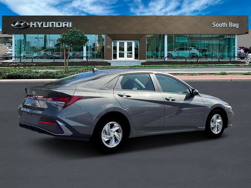 New 2026 Hyundai Elantra SE image 8