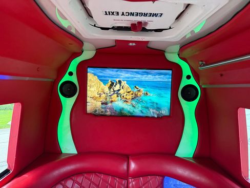 Used 2015 Mercedes-Benz Sprinter 3500 w/ Window Fleet Package image 22