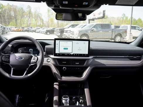 New 2026 Ford Explorer Platinum image 33