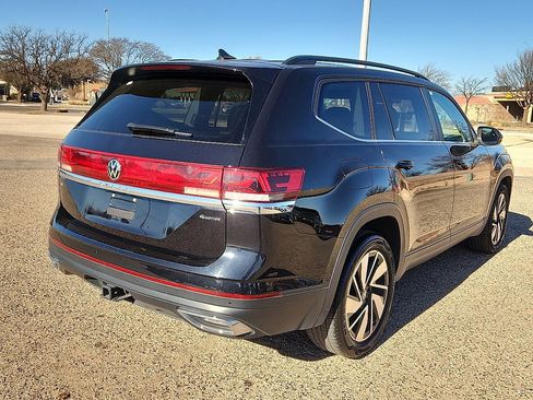 Used 2024 Volkswagen Atlas SE image 3