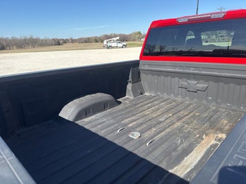 Used 2020 Chevrolet Silverado 2500 Custom w/ Custom Value Package image 12