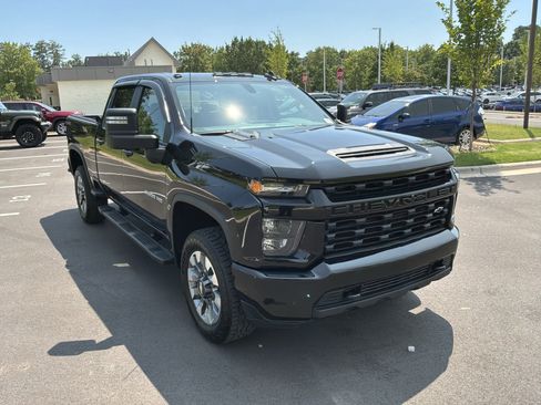 Used 2022 Chevrolet Silverado 2500 Custom w/ Custom Value Package AWD/4WD image 2
