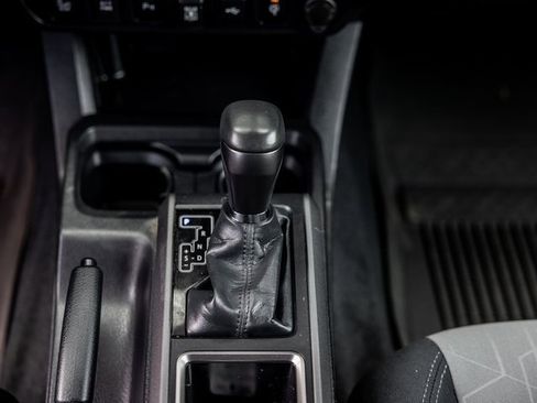 Used 2022 Toyota Tacoma TRD Sport w/ Technology Package image 20