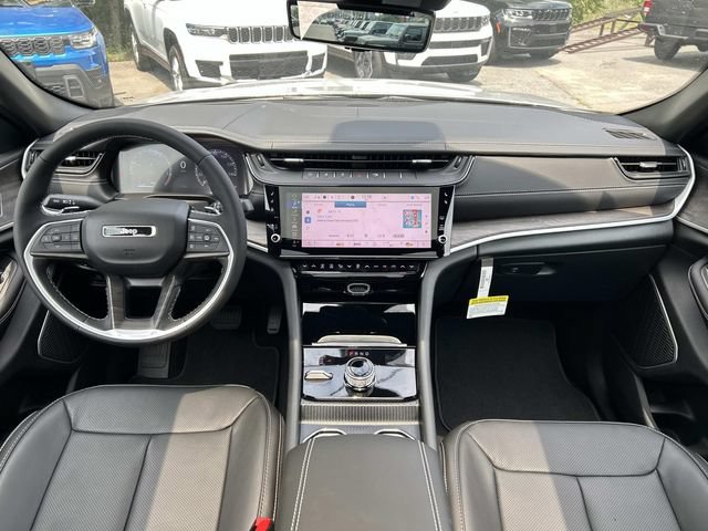 New 2026 Jeep Grand Cherokee Limited AWD/4WD image 6
