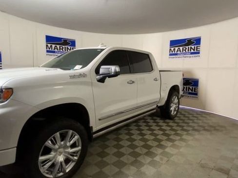 Used 2023 Chevrolet Silverado 1500 High Country w/ High Country Premium Package AWD/4WD image 6