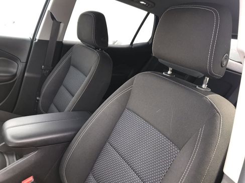 Used 2023 GMC Terrain SLE image 11