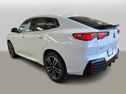 New 2026 BMW X2 xDrive28i w/ M Sport Package AWD/4WD image 3