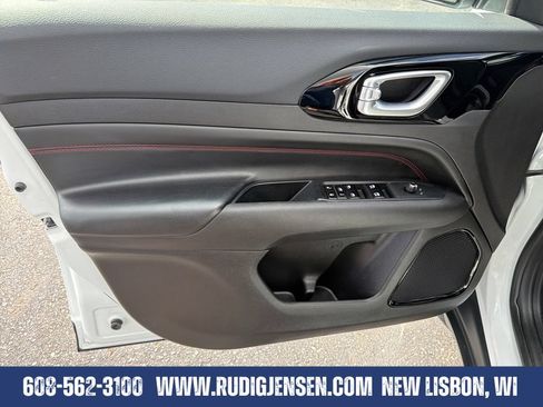 Used 2025 Jeep Compass Trailhawk AWD/4WD image 10
