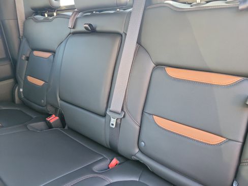 Used 2020 GMC Sierra 1500 AT4 w/ AT4 Premium Package image 10