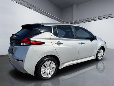 Used 2024 Nissan Leaf S image 7