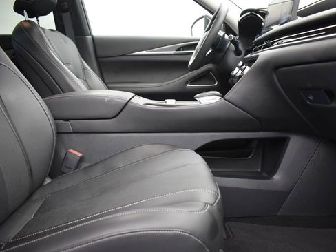 Certified 2025 INFINITI QX60 Luxe image 28