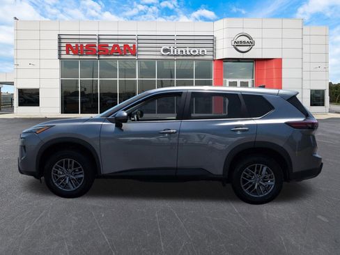 Used 2026 Nissan Rogue SV AWD/4WD image 6