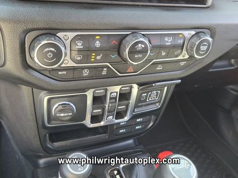 Used 2024 Jeep Gladiator Sport image 25