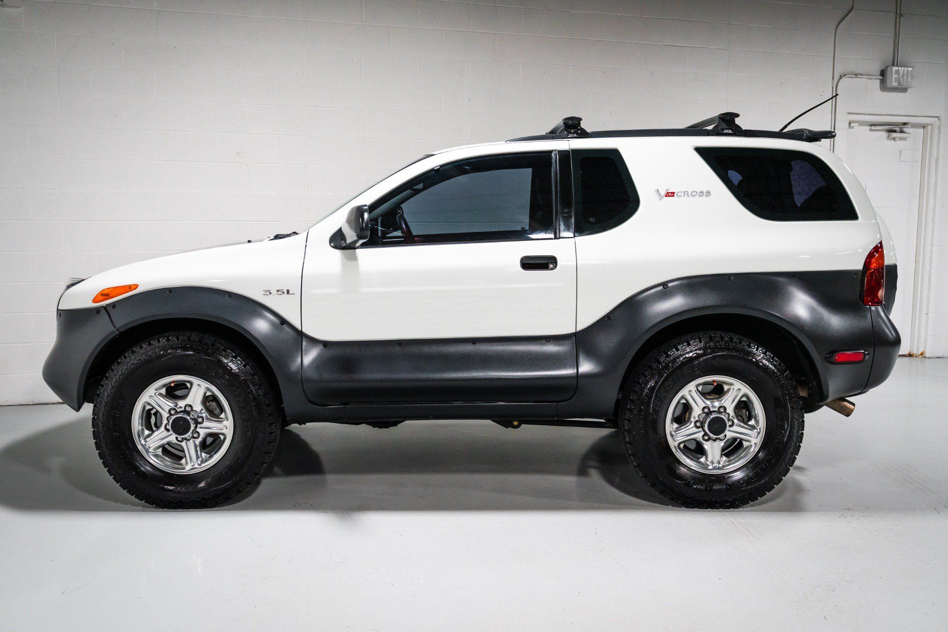Used 1999 Isuzu VehiCROSS AWD/4WD image 6